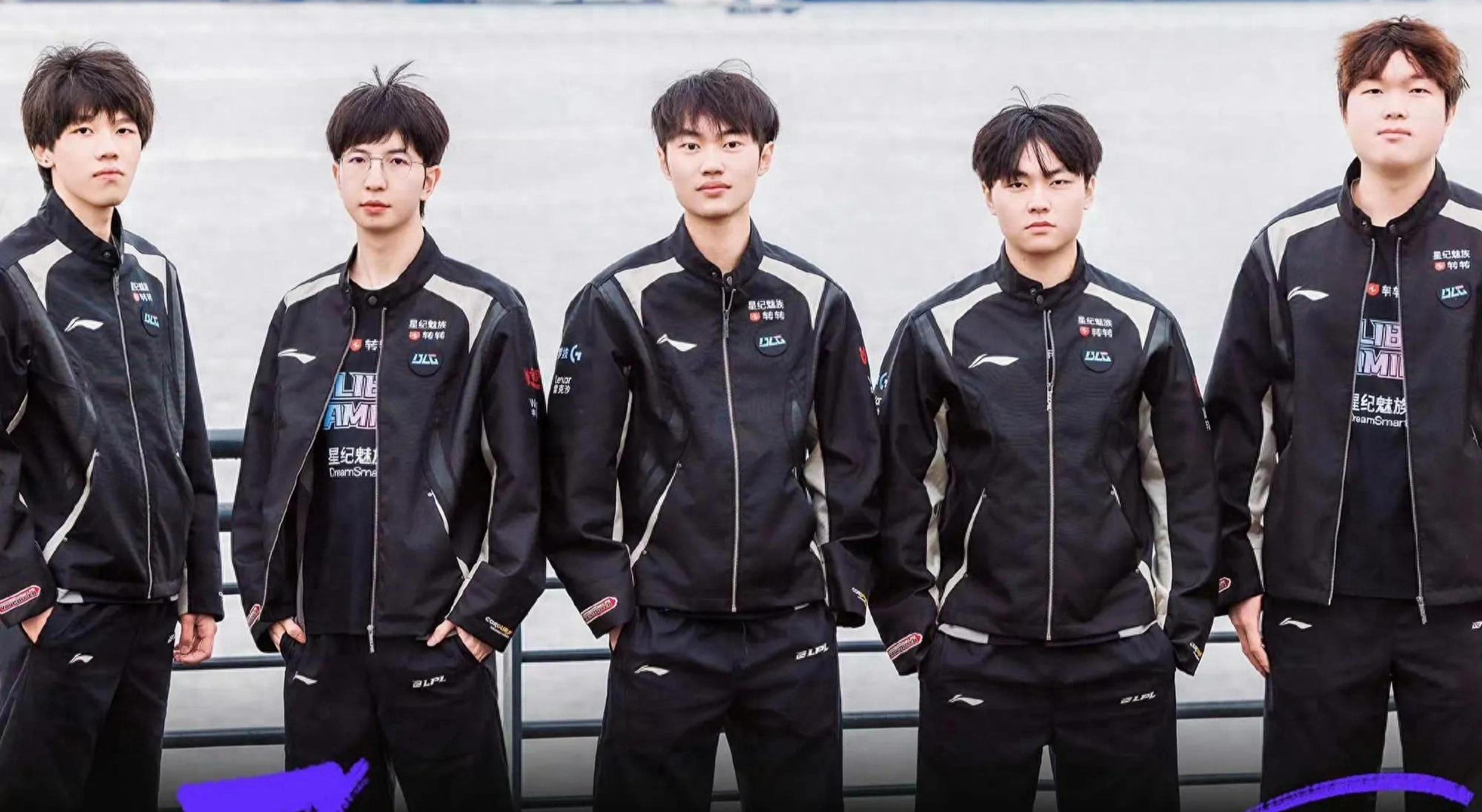 展现出了顽 展现出了顽