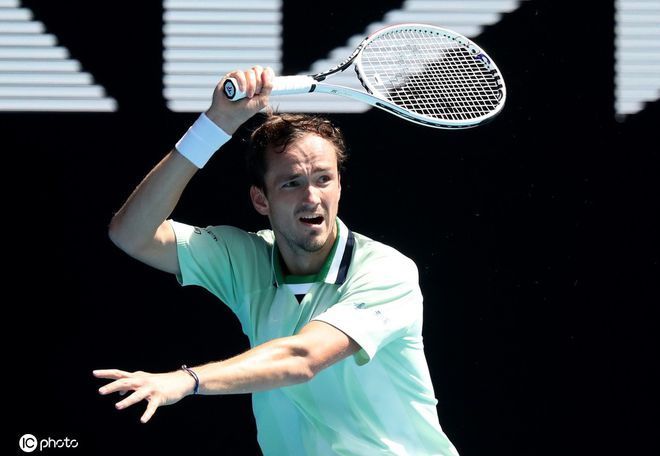 后出现肢体 后出现肢体